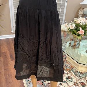 LOVELY & COMFY THEORY SKIRT IN GREAT CONDITION